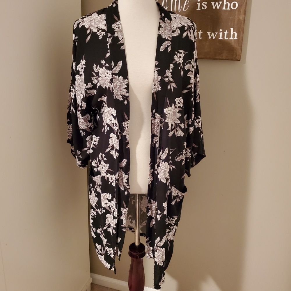 Spiritual Gangster Floral Maya Kimono NWOT - Picture 7 of 9